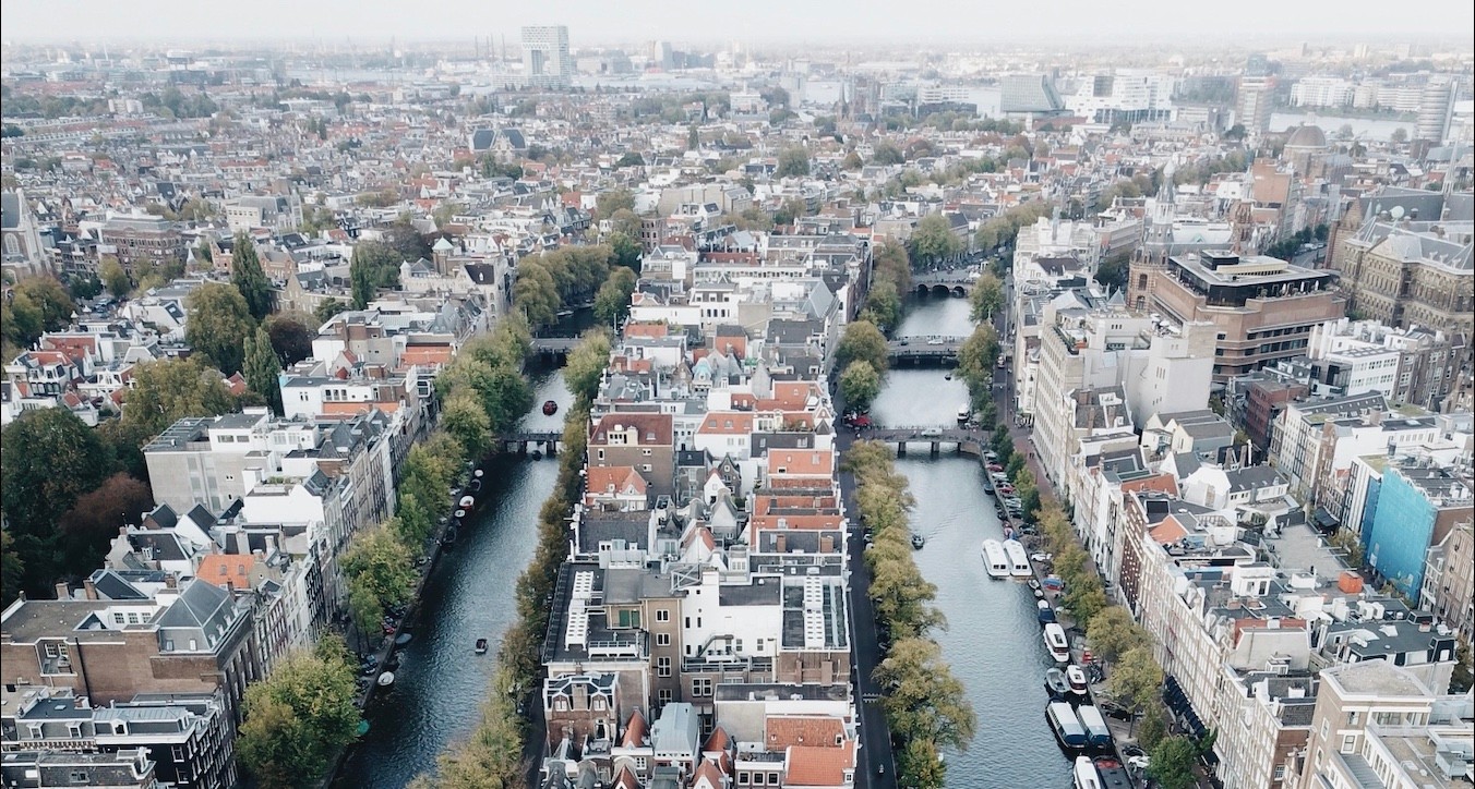 Amsterdam van bovenaf, vastgoed in het hogere segment